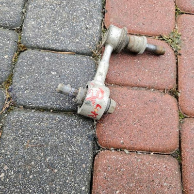 Wahacz tył zawieszenie tylne łącznik stabilizatora TOYOTA CH-R CHR C-HR