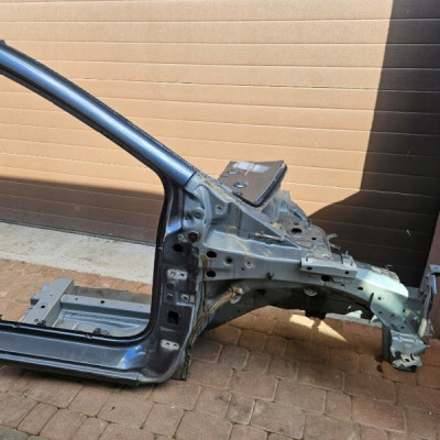 Cwiartka podloznica tył tylna fartuch kielich prog slupek RENAULT CLIO IV 4