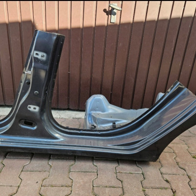 Cwiartka podloznica tył tylna błotnik dupa prog slupek RENAULT CLIO IV 4