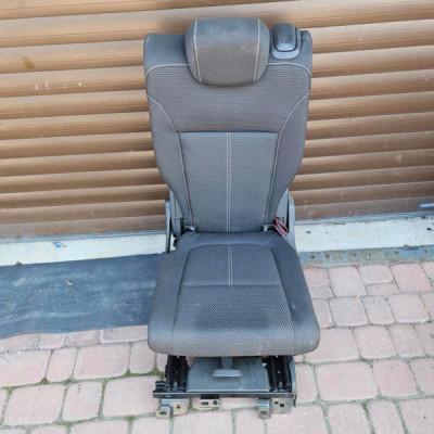 Fotel tył tylny kanapa oparcie siedzisko 2 3 rząd Opel Zafira C