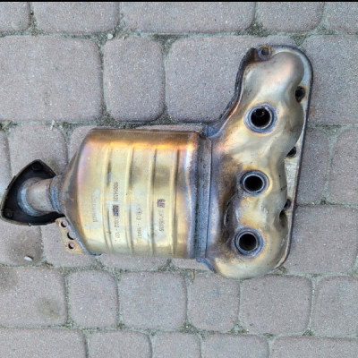 Katalizator kolektor wydechowy tłumik Opel Corsa E 25195105