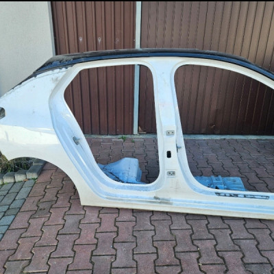 Błotnik ćwiartka próg słupek dupa poszycie Opel Corsa F