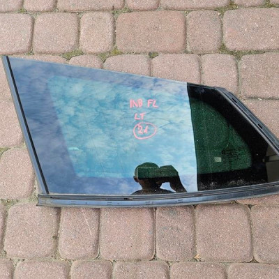 Szyba tył tylna ciemna kombi lewa karoseryjna Opel Insignia B FL 2021R