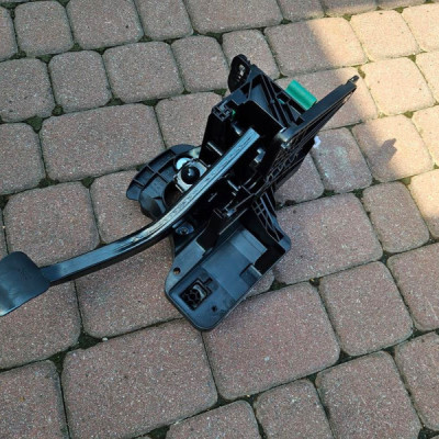 Pedał hamulca pedały EUROPA Opel Insignia B FL 84806005