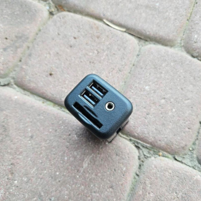 Gniazdo czytnik kart USB AUX EU Opel Insignia B FL 84789791