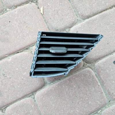 Kratka nawiewu deski dekor prawa EU Opel Insignia B FL YR003599