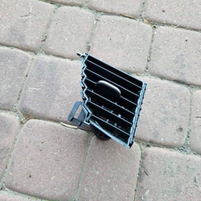 Kratka nawiewu deski dekor lewa EU Opel Insignia B FL YR003598