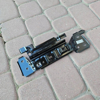 Uchwyt mocowanie wspornik bagażnika dywanu Opel Insignia B FL 39144739