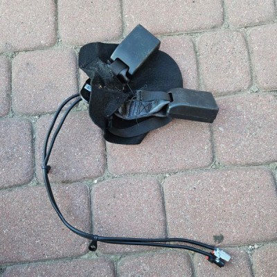 Zapinka pasów zapięcie czujnik pasów kanapy Opel Insignia B FL 39238225