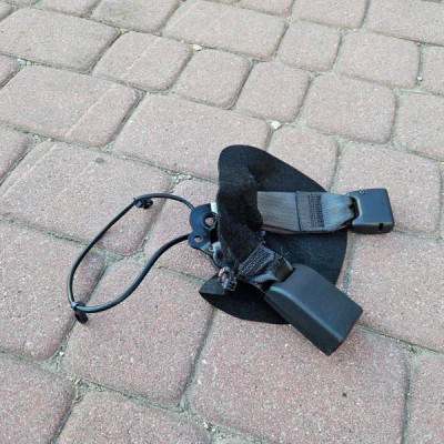 Zapinka pasów zapięcie czujnik pasów kanapy Opel Insignia B FL 39238227