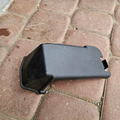 Obudowa bezpieczników klemy stycznika osłona Opel Insignia B FL 23347544