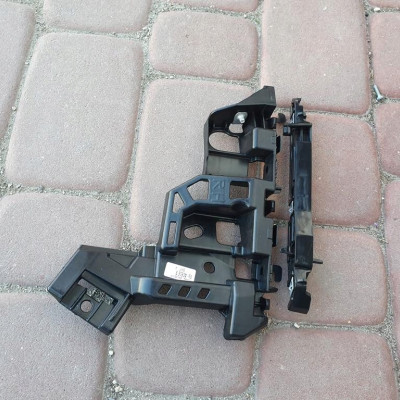 Ślizg mocowanie błotnika Opel Astra K 5 V prawy 39020433 39020437