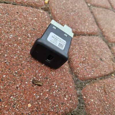 USB gniazdo Adam Crossland Opel Corsa E 13519246