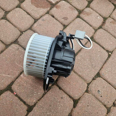Wentylator nagrzewnicy nadmuch nagrzewnica Opel Insignia B FL LV280001