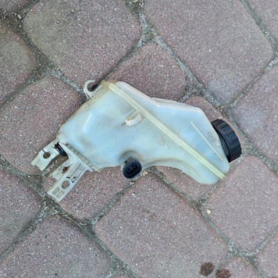 Zbiorniczek płynu serwa hamulcowego EU Opel Corsa D 0204051127