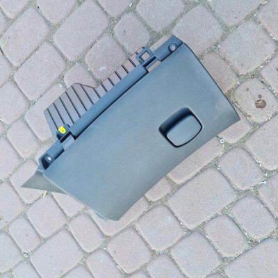 Schowek pasażera osłona deski EU Opel Corsa D 13205097