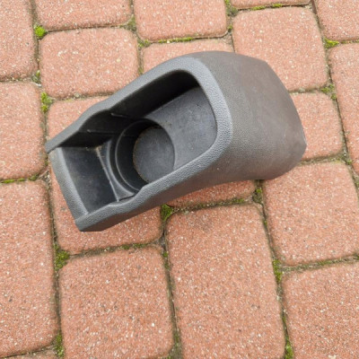 Obudowa osłona tunelu uchwyt na kubki EUROPA Opel Corsa D 13205090