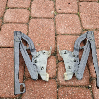 Zawias maski Lewy Prawy EU Opel Corsa D E 13186899 13186900