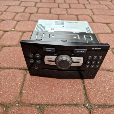 Radio CD 30 CD30 MP3 DELPHI GRUNDIG EU Opel Corsa D 13357129