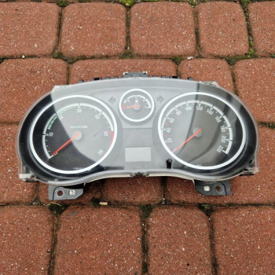 Licznik zegary 1.3D DIESEL EU Opel Corsa D 13281899 GC