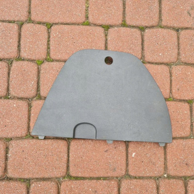 Zaślepka bagaznika tył tylna prawa Corsa E schowek Opel Corsa D 13230176