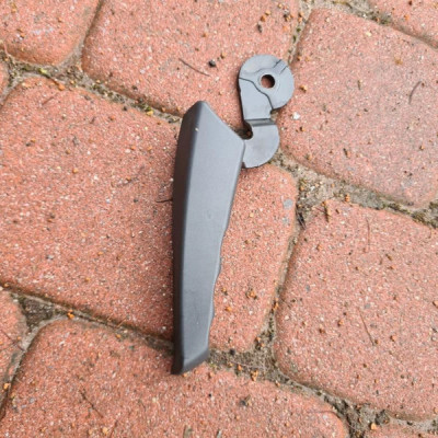 Rączka uchwyt fotela regulacja lewa Opel Corsa D 13211013