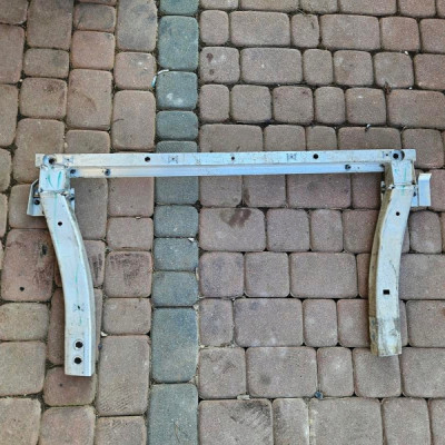 Wzmocnienie dolne chłodnic pas przedni Opel Corsa E 39015406