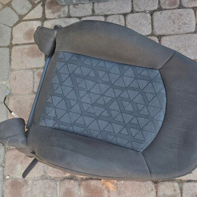 Oparcie siedzisko fotel mata grzewcza podgrzewane Opel Corsa E 13350623