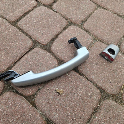 Klamka drzwi przód przednia lewa EUROPA Z176 Opel Corsa E