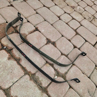 Uszy mocowania zbiornika wieszak wieszaki baku paliwa beznyna Opel Corsa E