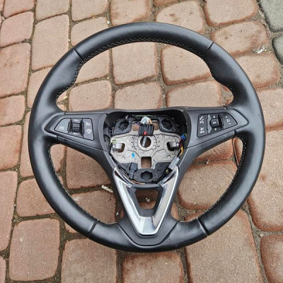 Kierownica skóra skórzana podgrzewana multifunkcja Opel Corsa E A33