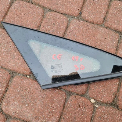 Szyba drzwi trójkat karoseryjna 3 drzwi Opel Corsa E 2019r