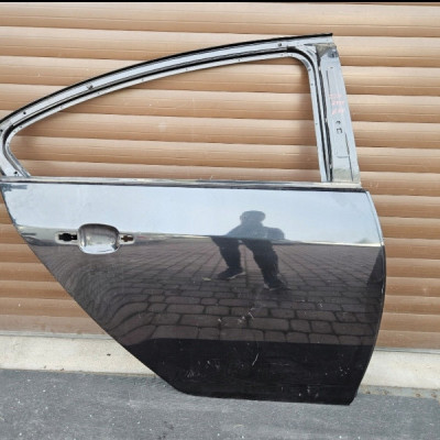 Drzwi tył tylne prawe sedan hb z22c czarne Opel Insignia A