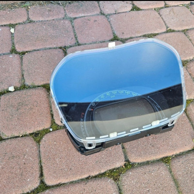 Licznik zegary ekran automat TOYOTA AYGO X II CROSS 22R- 83800-0H750