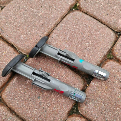 Uchwyt mocowanie zagłowków tył tylnych kanapa fotel Opel Insignia B FL