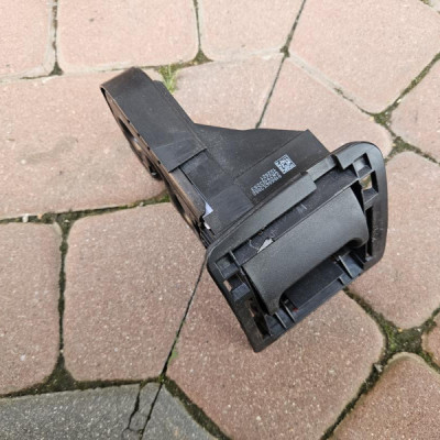 Zamek rączka otwierania kanapy Opel Insignia B FL 39103263