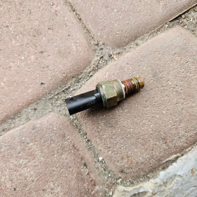 Czujnik oleju ciśnienia 2.0D 174KM LSQ Opel Insignia B FL 55494665