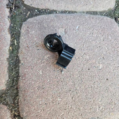 Uchwyt mocowanie maski wspornik drut bagnet OPEL GRANDLAND X