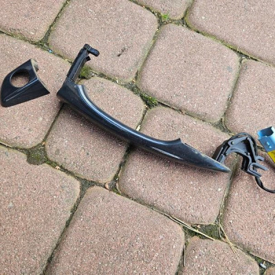 Klamka drzwi przód przednia KEYLESS lewa OPEL GRANDLAND X KTGA