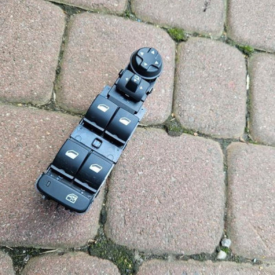 Przełącznik szyb przód przedni lewy OPEL GRANDLAND X 98319739ZD