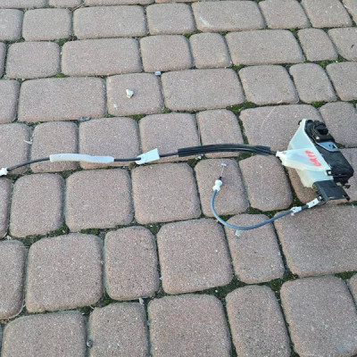 Zamek drzwi przód przedni prawy EUROPA OPEL GRANDLAND X PSA146096 16943119