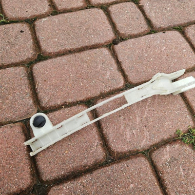 Wspornik szyby prowadnica prawy tył OPEL GRANDLAND X 9821855880