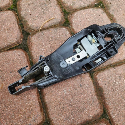 Podstawa klamki przód tył prawy OPEL GRANDLAND X 9802977180