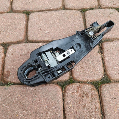 Podstawa klamki przód tył lewa OPEL GRANDLAND X 9802977380