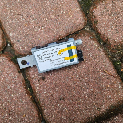 Wzmacniacz antenowy moduł radia klapy OPEL GRANDLAND X 9678017080