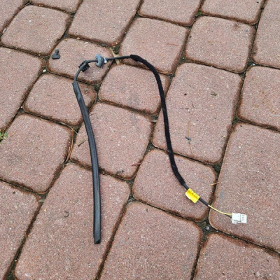 Uszczelka czujnik domykania lewy klapy OPEL GRANDLAND X 9815108980