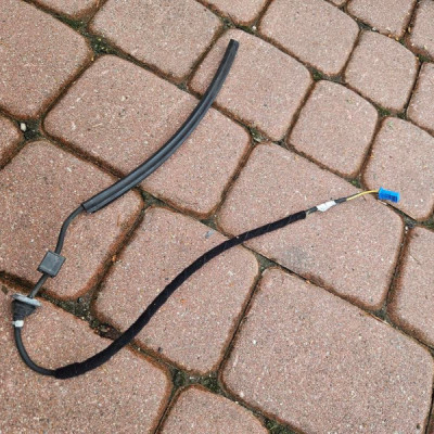 Uszczelka czujnik domykania prawy klapy OPEL GRANDLAND X 9815108880