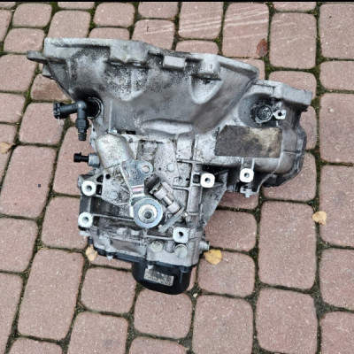 Skrzynia biegow 1.4 AT2W419 T2W419 24580479 Opel Astra J Zafira C Meriva B