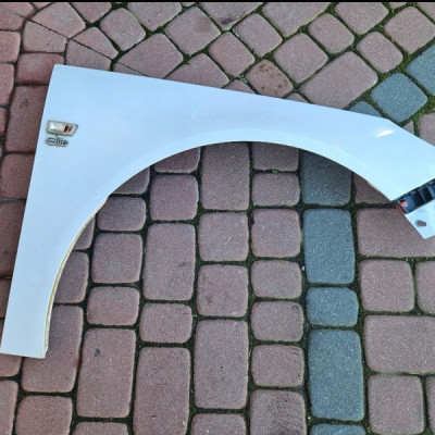 Błotnik przód przedni prawy ORYGINAL PROSTY Z40R Opel Insignia