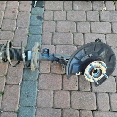 Amortyzator zwrotnica piasta 2.0D 174KM LSQ OPEL INSIGNIA B LIFT 84337965